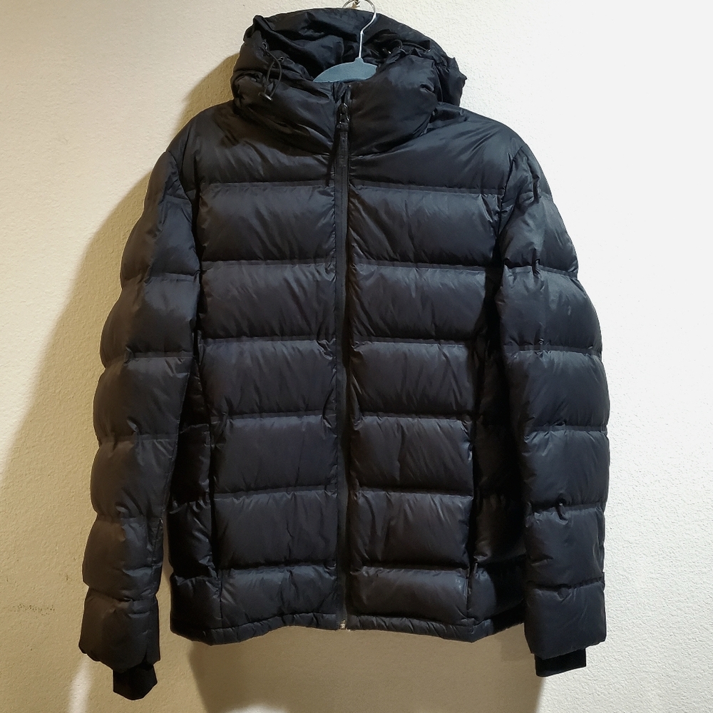 Saks Fifth Avenue Black Travel Puffer / Down Jacket